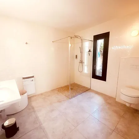 Les Madones Appartement Nîmes Buitenkant foto